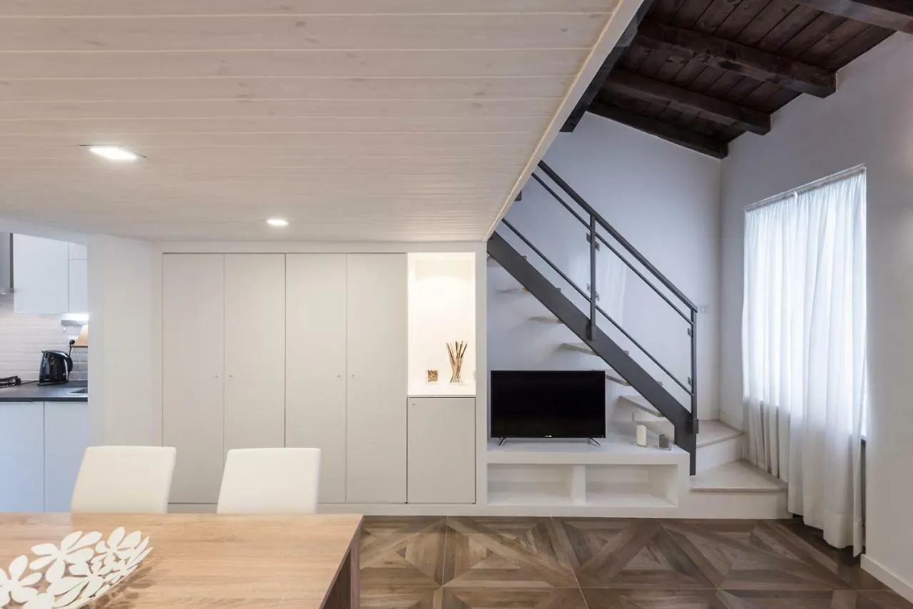 Luxury Apartment Milano Centro Itália